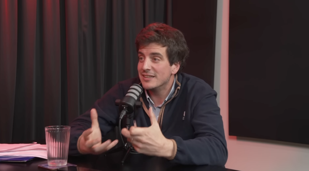 «Ser confrontacional y ser frontal no es lo mismo»: Diego Schalper, el diputado que se cambió de distrito por su hija