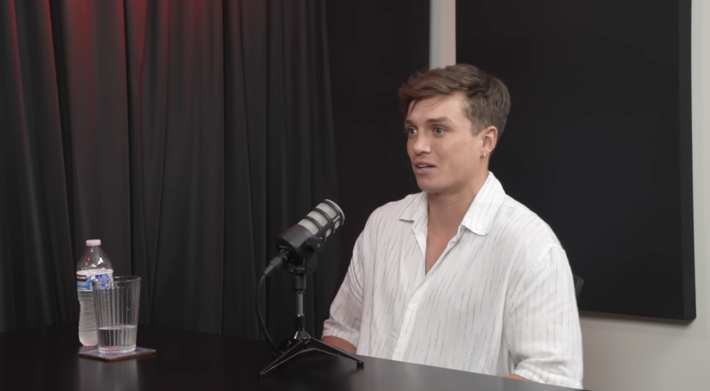 «Soy el único candidato de centroderecha abiertamente gay y la UDI fue el primero en llamarme»: Sebastián Keitel, el influencer que se convirtió en político